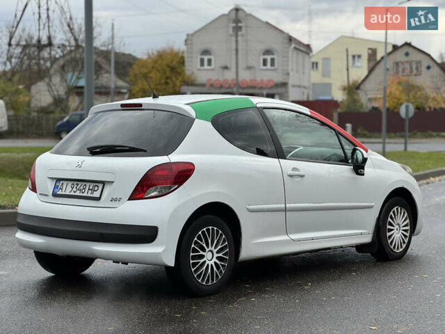Белый Пежо 207, объемом двигателя 1.4 л и пробегом 312 тыс. км за 3600 $, фото 7 на Automoto.ua