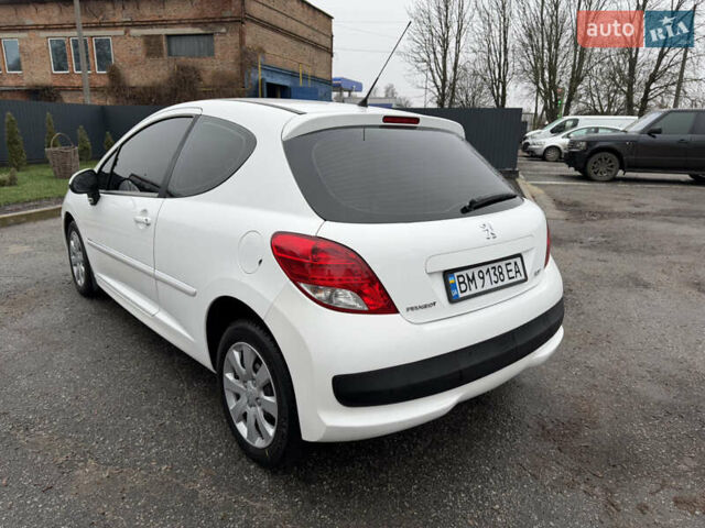 Белый Пежо 207, объемом двигателя 1.4 л и пробегом 164 тыс. км за 4750 $, фото 12 на Automoto.ua