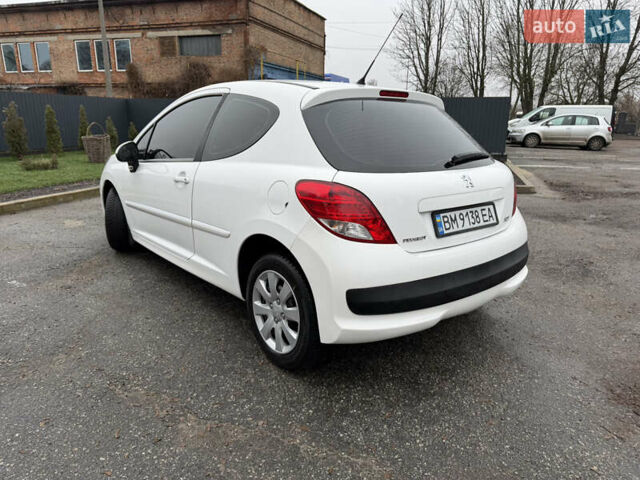 Белый Пежо 207, объемом двигателя 1.4 л и пробегом 164 тыс. км за 4750 $, фото 8 на Automoto.ua