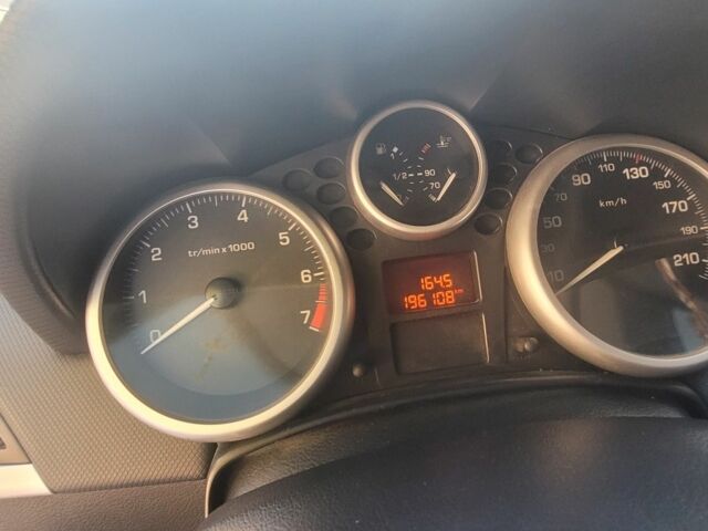 Белый Пежо 207, объемом двигателя 1.4 л и пробегом 198 тыс. км за 4100 $, фото 3 на Automoto.ua