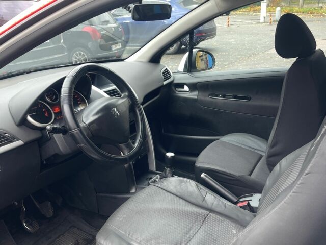 Пежо 207 2012 у Обухове на Automoto.ua Білий Пежо 207, об'ємом двигуна 1.4 л та пробігом 498 тис. км за 2500 $, фото 2 на Automoto.ua