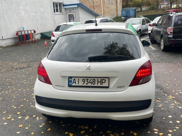 Пежо 207 2012 у Обухове на Automoto.ua Білий Пежо 207, об'ємом двигуна 1.4 л та пробігом 498 тис. км за 2500 $, фото 1 на Automoto.ua