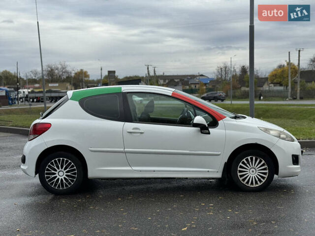 Белый Пежо 207, объемом двигателя 1.4 л и пробегом 312 тыс. км за 3600 $, фото 8 на Automoto.ua