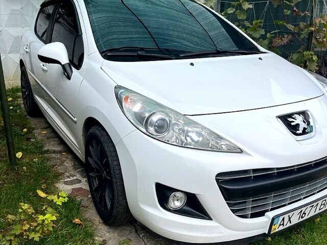 Пежо 207 2012 у Харкові на Automoto.ua Білий Пежо 207, об'ємом двигуна 1.4 л та пробігом 85 тис. км за 6300 $, фото 1 на Automoto.ua