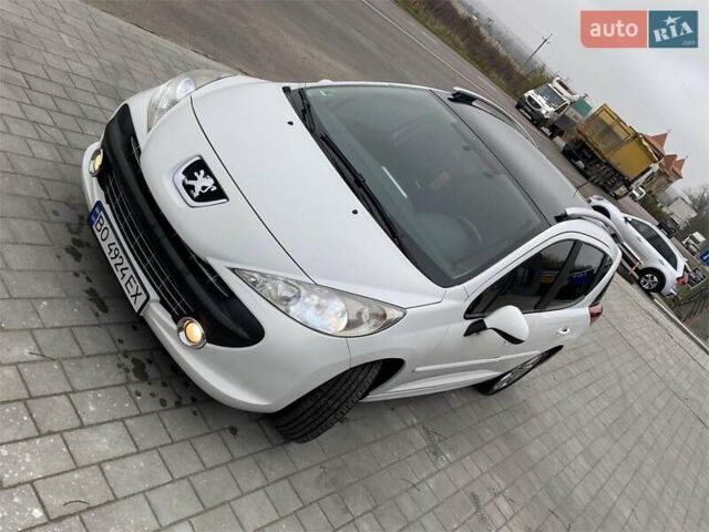 Белый Пежо 207, объемом двигателя 1.56 л и пробегом 227 тыс. км за 5350 $, фото 3 на Automoto.ua