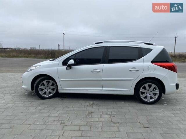 Белый Пежо 207, объемом двигателя 1.56 л и пробегом 227 тыс. км за 5350 $, фото 4 на Automoto.ua