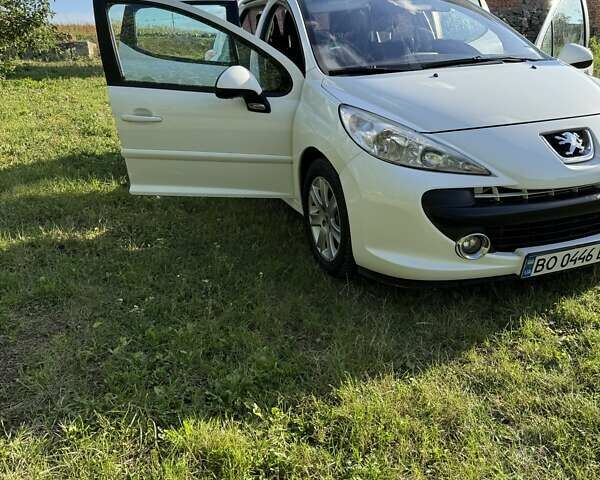 Белый Пежо 207, объемом двигателя 1.6 л и пробегом 240 тыс. км за 4699 $, фото 18 на Automoto.ua