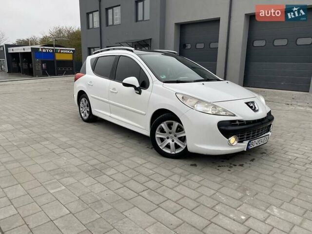 Белый Пежо 207, объемом двигателя 1.56 л и пробегом 227 тыс. км за 5350 $, фото 1 на Automoto.ua
