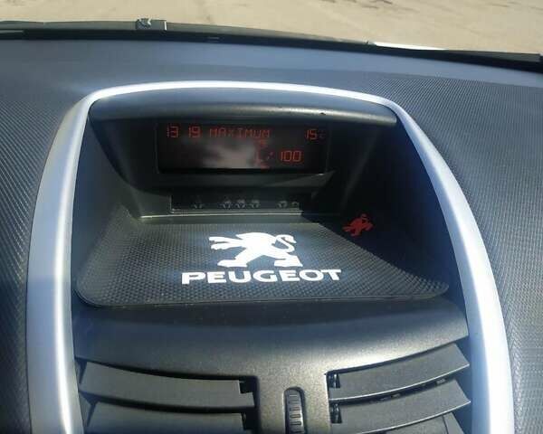 Белый Пежо 207, объемом двигателя 1.6 л и пробегом 210 тыс. км за 5200 $, фото 8 на Automoto.ua