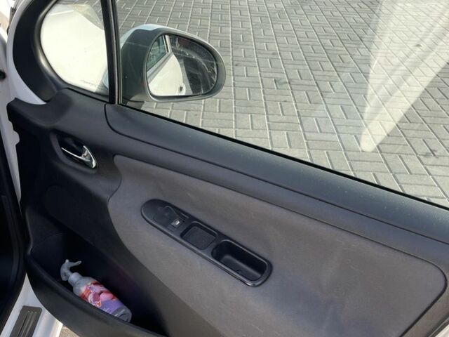 Пежо 207 2010 в Днепре (Днепропетровске) на Automoto.ua Белый Пежо 207, объемом двигателя 1.6 л и пробегом 224 тыс. км за 5000 $, фото 9 на Automoto.ua