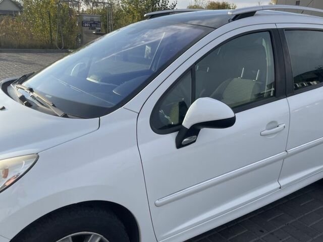 Пежо 207 2010 в Днепре (Днепропетровске) на Automoto.ua Белый Пежо 207, объемом двигателя 1.6 л и пробегом 224 тыс. км за 5000 $, фото 2 на Automoto.ua