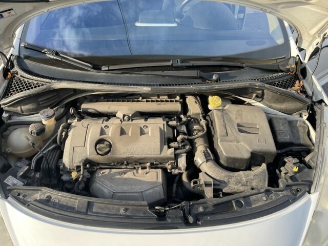 Пежо 207 2010 в Днепре (Днепропетровске) на Automoto.ua Белый Пежо 207, объемом двигателя 1.6 л и пробегом 224 тыс. км за 5000 $, фото 17 на Automoto.ua