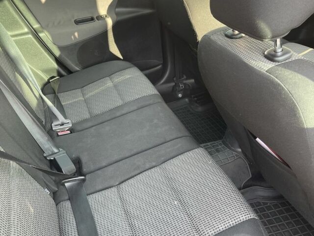 Пежо 207 2010 в Днепре (Днепропетровске) на Automoto.ua Белый Пежо 207, объемом двигателя 1.6 л и пробегом 224 тыс. км за 5000 $, фото 10 на Automoto.ua