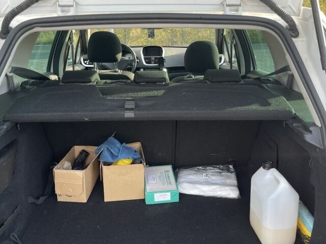 Пежо 207 2010 в Днепре (Днепропетровске) на Automoto.ua Белый Пежо 207, объемом двигателя 1.6 л и пробегом 224 тыс. км за 5000 $, фото 12 на Automoto.ua