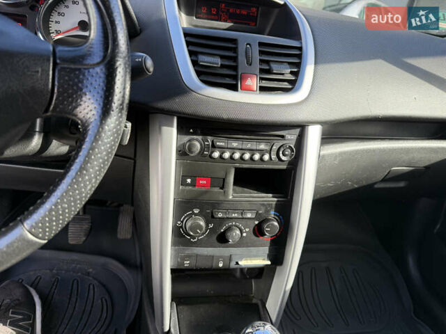 Пежо 207 2011 в Тернополе на Automoto.ua Белый Пежо 207, объемом двигателя 1.56 л и пробегом 204 тыс. км за 5200 $, фото 11 на Automoto.ua