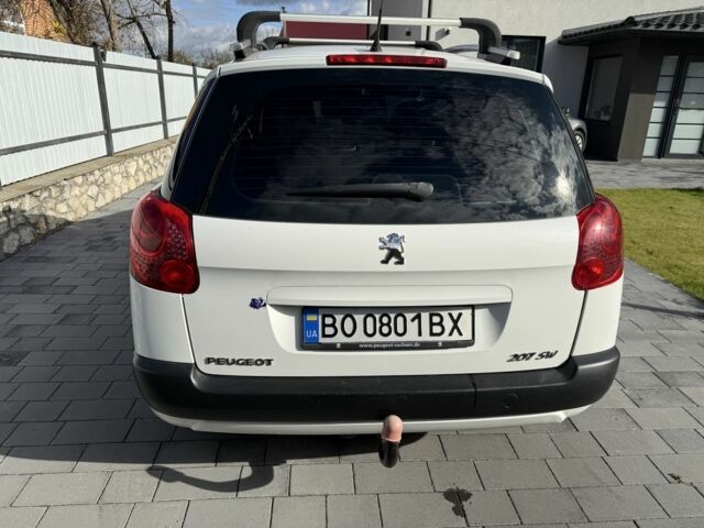 Пежо 207 2011 в Тернополе на Automoto.ua Белый Пежо 207, объемом двигателя 1.6 л и пробегом 204 тыс. км за 5200 $, фото 5 на Automoto.ua