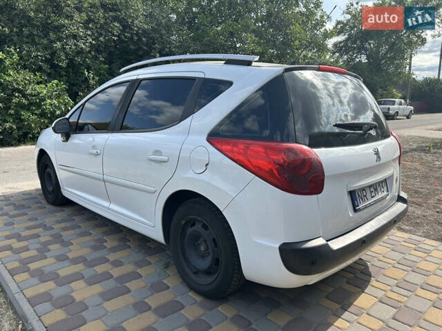 Белый Пежо 207, объемом двигателя 1.4 л и пробегом 155 тыс. км за 3000 $, фото 5 на Automoto.ua