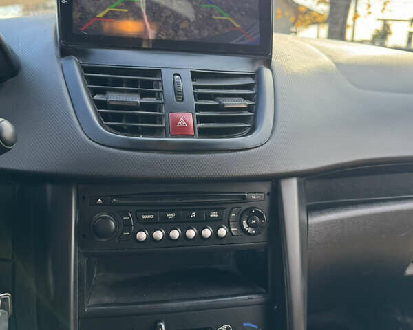 Пежо 207 2006 в Киеве на Automoto.ua Черный Пежо 207, объемом двигателя 1.4 л и пробегом 208 тыс. км за 3900 $, фото 30 на Automoto.ua