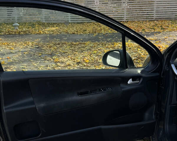 Пежо 207 2006 в Киеве на Automoto.ua Черный Пежо 207, объемом двигателя 1.4 л и пробегом 208 тыс. км за 3900 $, фото 21 на Automoto.ua