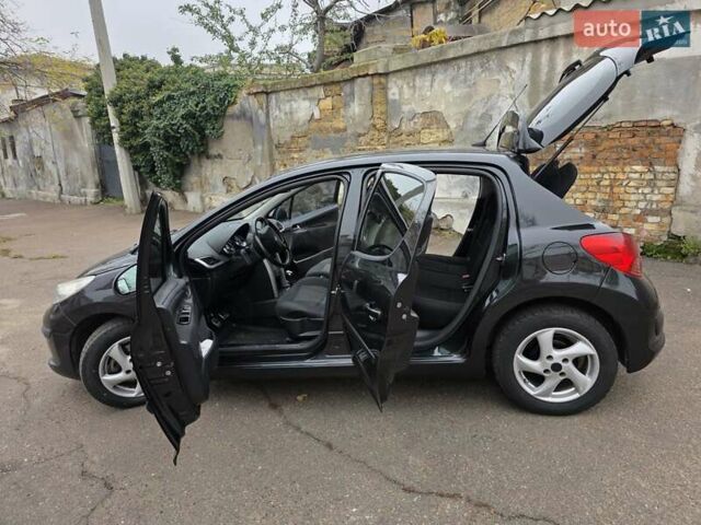Чорний Пежо 207, об'ємом двигуна 1.4 л та пробігом 144 тис. км за 4000 $, фото 5 на Automoto.ua