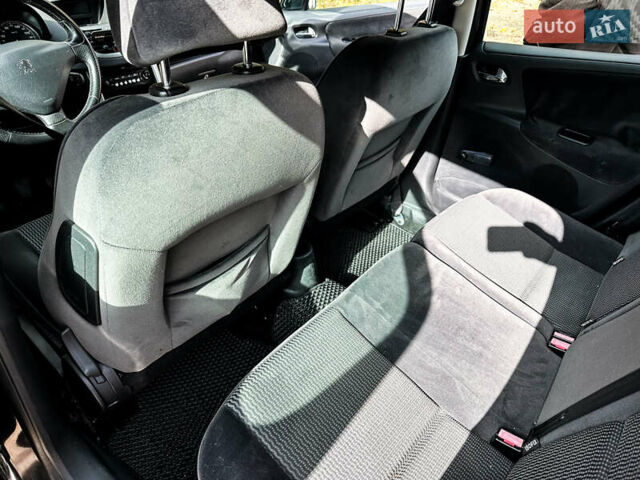 Черный Пежо 207, объемом двигателя 1.4 л и пробегом 206 тыс. км за 4100 $, фото 12 на Automoto.ua