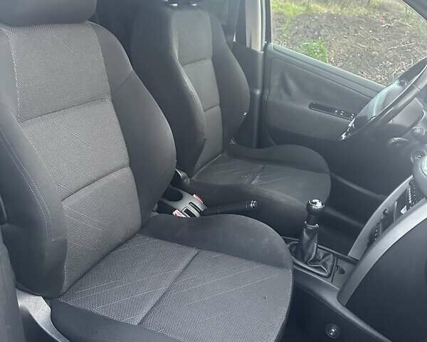 Черный Пежо 207, объемом двигателя 1.6 л и пробегом 312 тыс. км за 5000 $, фото 8 на Automoto.ua