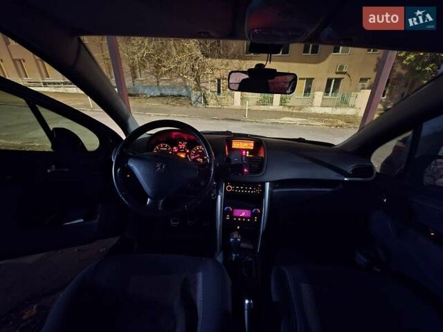 Чорний Пежо 207, об'ємом двигуна 1.4 л та пробігом 144 тис. км за 4000 $, фото 21 на Automoto.ua