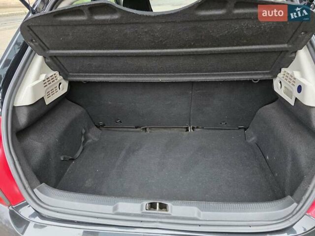 Чорний Пежо 207, об'ємом двигуна 1.4 л та пробігом 144 тис. км за 4000 $, фото 11 на Automoto.ua