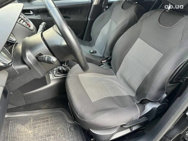 Чорний Пежо 207, об'ємом двигуна 1.4 л та пробігом 143 тис. км за 3490 $, фото 19 на Automoto.ua