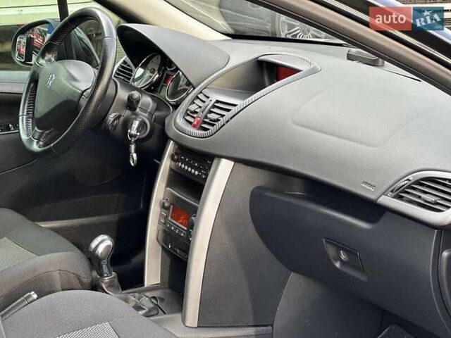 Черный Пежо 207, объемом двигателя 1.4 л и пробегом 111 тыс. км за 3490 $, фото 15 на Automoto.ua