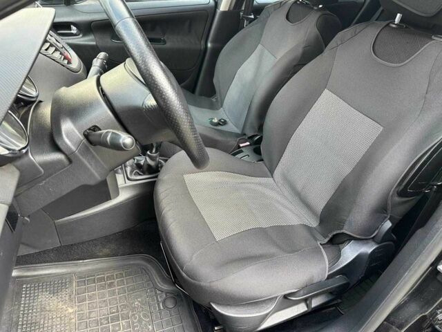 Черный Пежо 207, объемом двигателя 1.4 л и пробегом 111 тыс. км за 3490 $, фото 19 на Automoto.ua