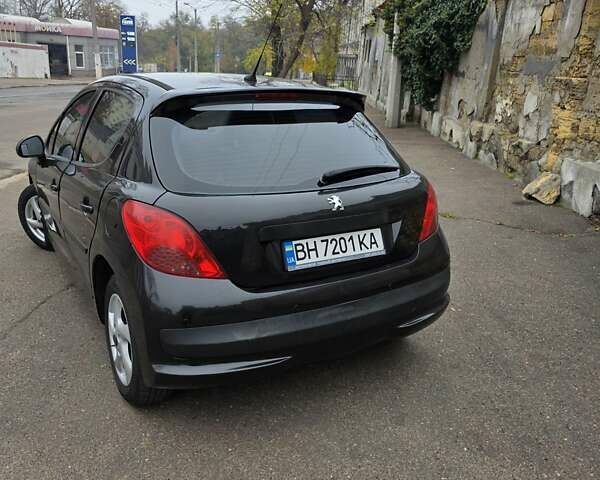 Чорний Пежо 207, об'ємом двигуна 1.4 л та пробігом 144 тис. км за 4000 $, фото 2 на Automoto.ua