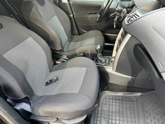 Черный Пежо 207, объемом двигателя 1.4 л и пробегом 111 тыс. км за 3490 $, фото 16 на Automoto.ua