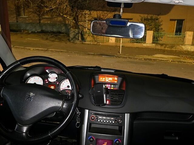 Чорний Пежо 207, об'ємом двигуна 1.4 л та пробігом 144 тис. км за 4000 $, фото 6 на Automoto.ua
