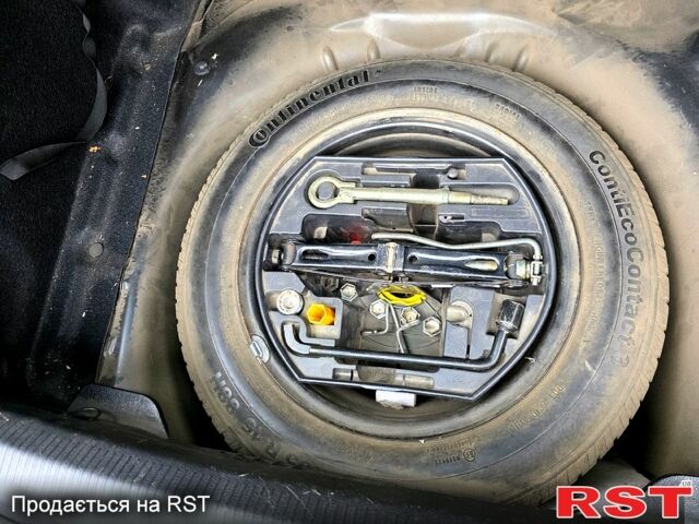 Чорний Пежо 207, об'ємом двигуна 1.4 л та пробігом 144 тис. км за 4000 $, фото 7 на Automoto.ua