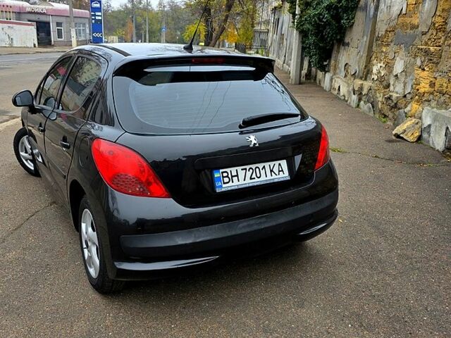 Чорний Пежо 207, об'ємом двигуна 1.4 л та пробігом 144 тис. км за 4000 $, фото 1 на Automoto.ua