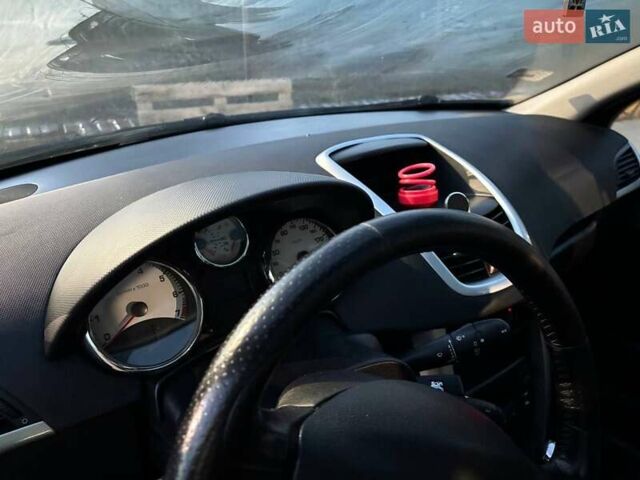 Чорний Пежо 207, об'ємом двигуна 1.6 л та пробігом 197 тис. км за 4450 $, фото 11 на Automoto.ua