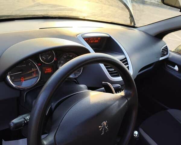 Чорний Пежо 207, об'ємом двигуна 1.36 л та пробігом 104 тис. км за 5300 $, фото 6 на Automoto.ua