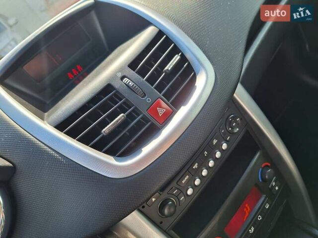 Черный Пежо 207, объемом двигателя 1.6 л и пробегом 149 тыс. км за 3300 $, фото 22 на Automoto.ua