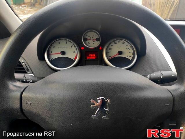 Пежо 207 2008 в Киеве на Automoto.ua Черный Пежо 207, объемом двигателя 1.4 л и пробегом 210 тыс. км за 4100 $, фото 3 на Automoto.ua
