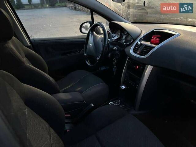 Чорний Пежо 207, об'ємом двигуна 1.6 л та пробігом 197 тис. км за 4450 $, фото 7 на Automoto.ua