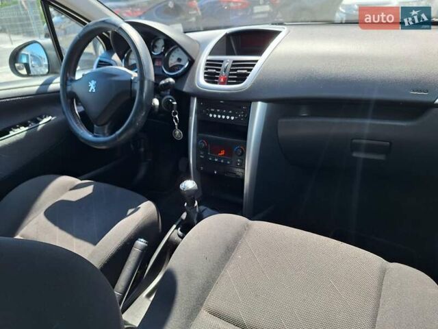 Черный Пежо 207, объемом двигателя 1.6 л и пробегом 149 тыс. км за 3300 $, фото 17 на Automoto.ua