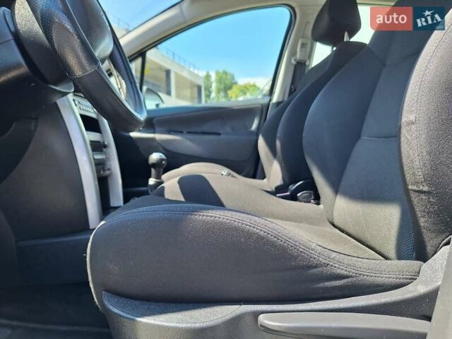 Черный Пежо 207, объемом двигателя 1.6 л и пробегом 149 тыс. км за 3300 $, фото 10 на Automoto.ua