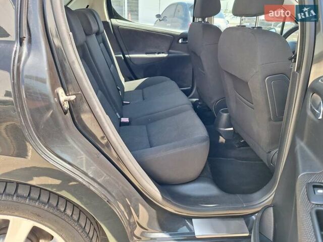 Черный Пежо 207, объемом двигателя 1.6 л и пробегом 149 тыс. км за 3300 $, фото 16 на Automoto.ua