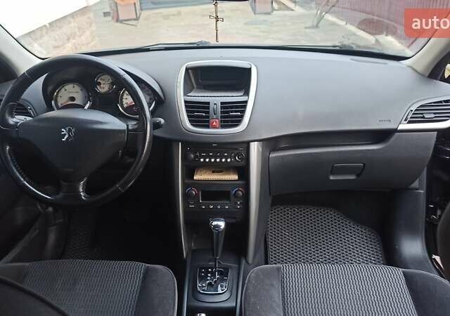 Черный Пежо 207, объемом двигателя 1.6 л и пробегом 280 тыс. км за 4850 $, фото 6 на Automoto.ua