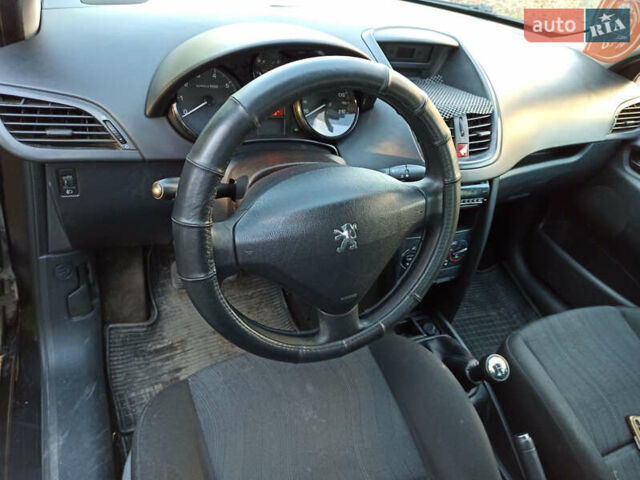 Пежо 207 2009 в Балте на Automoto.ua Черный Пежо 207, объемом двигателя 1.36 л и пробегом 270 тыс. км за 3950 $, фото 12 на Automoto.ua