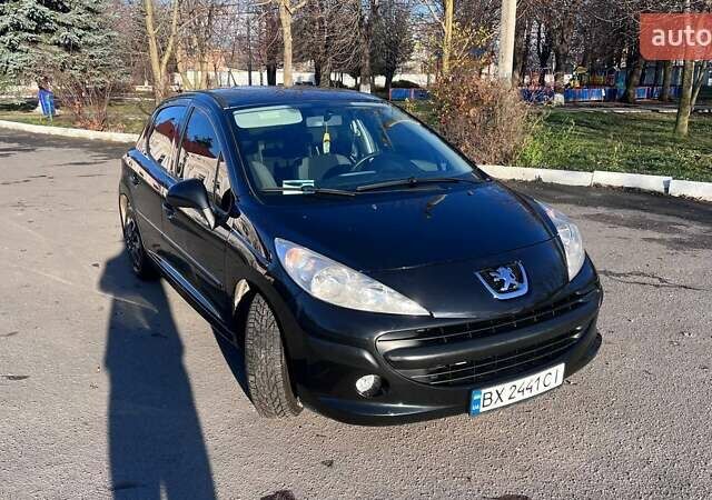 Черный Пежо 207, объемом двигателя 1.36 л и пробегом 145 тыс. км за 4900 $, фото 1 на Automoto.ua