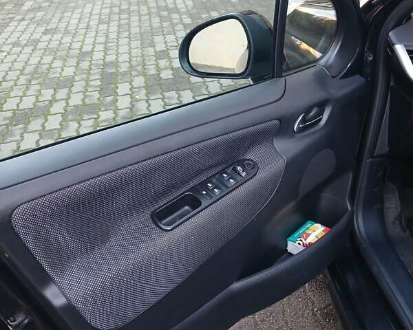 Черный Пежо 207, объемом двигателя 1.6 л и пробегом 220 тыс. км за 5500 $, фото 10 на Automoto.ua