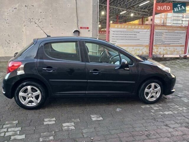 Черный Пежо 207, объемом двигателя 1.6 л и пробегом 220 тыс. км за 5500 $, фото 2 на Automoto.ua