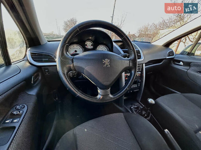 Черный Пежо 207, объемом двигателя 1.6 л и пробегом 260 тыс. км за 4950 $, фото 16 на Automoto.ua